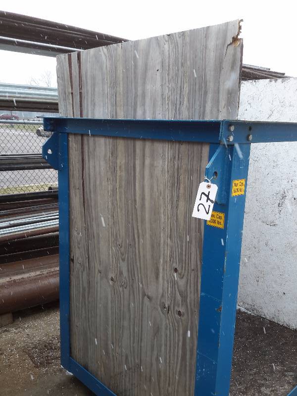 lot 27 image: Steel Frame Storage Box