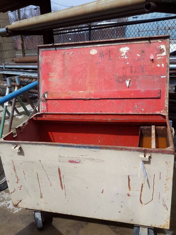lot 29 image: Steel Job Site Box on Wheels.. 36in x 50 in x 42in
