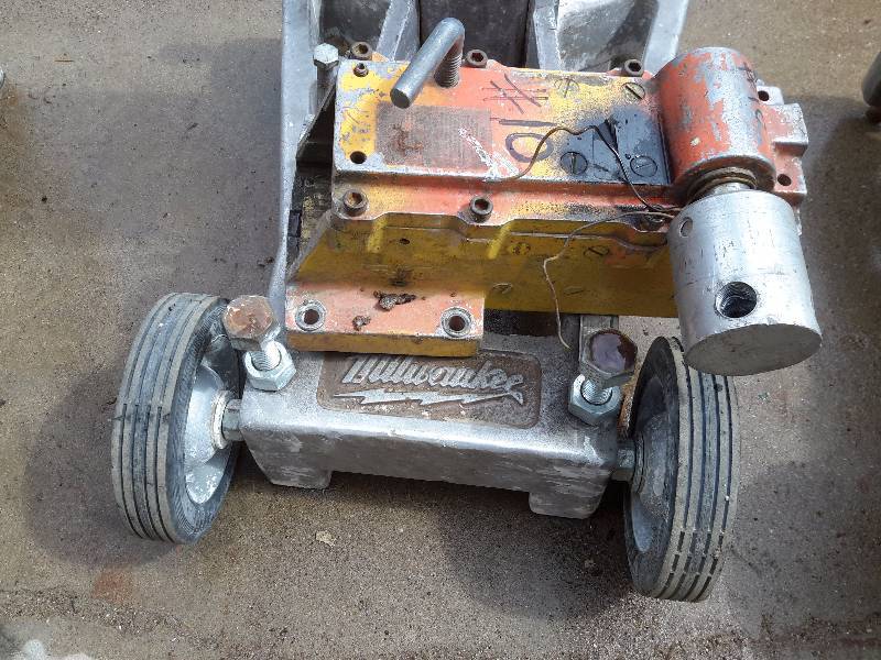 lot 36 image: Milwaukee, Coring Stand
