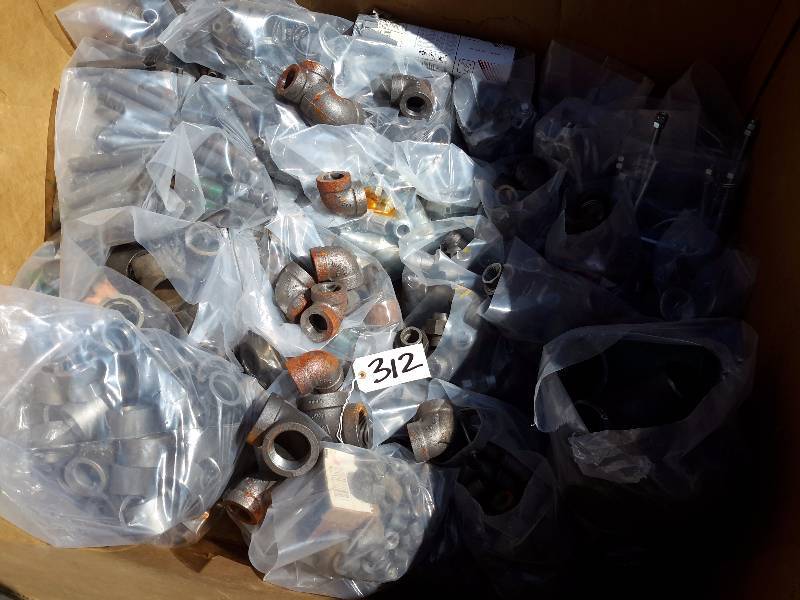 lot 312 image: Large box of Forged Steel Fittings