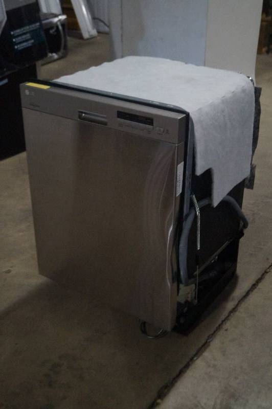 LG Dishwasher in Stainless Steel with Stainless Steel Tub