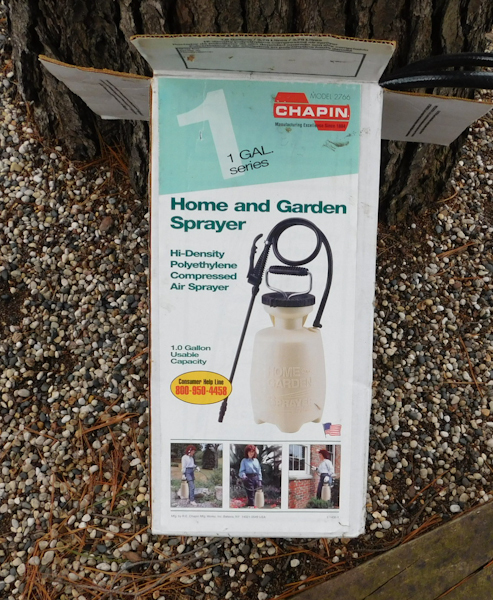 lot 26 image: 1 gallon garden sprayer used for spraying vinegar