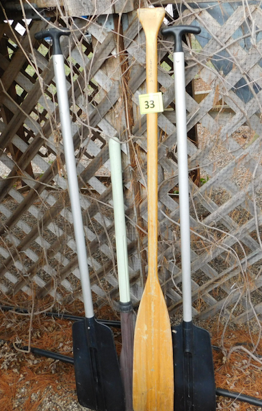 lot 33 image: 4 canoe paddles