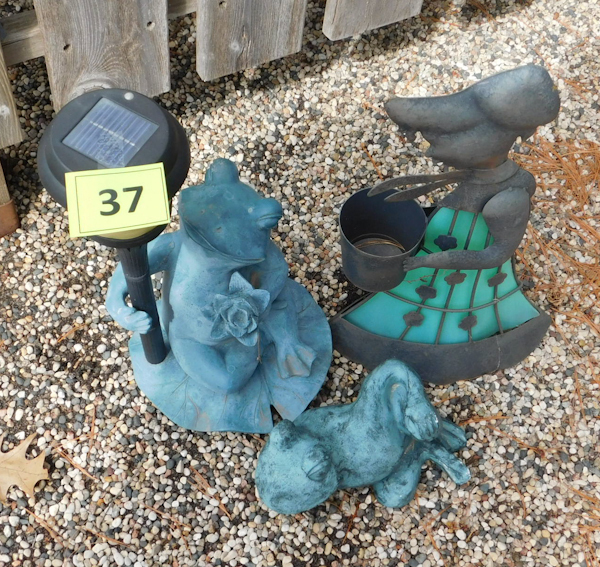 lot 37 image: garden art decor items