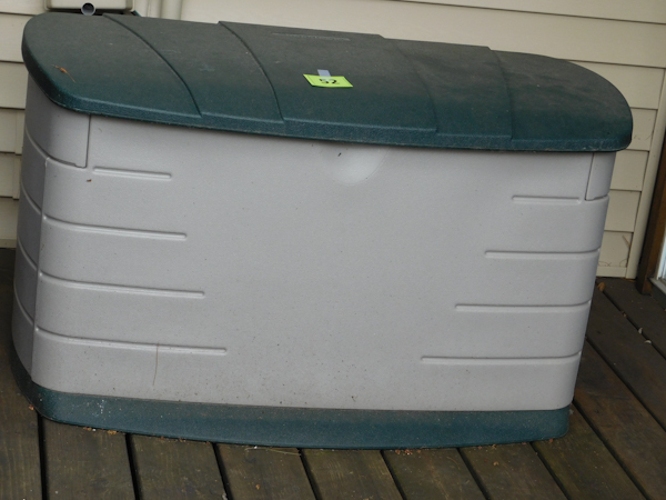 lot 52 image: garden patio deck rubbermaid container contents included