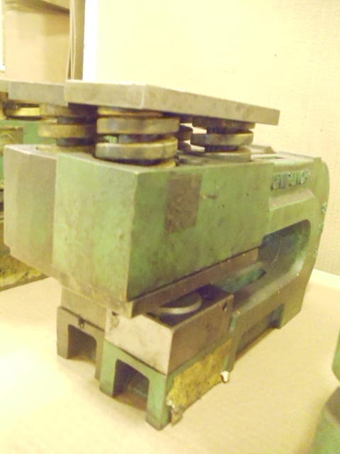 lot 7 image: Uni punch unitool. 3 AH 2 12