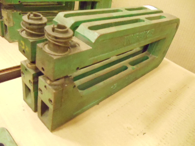 lot 27 image: Uni punch uni tool 12A 1 12