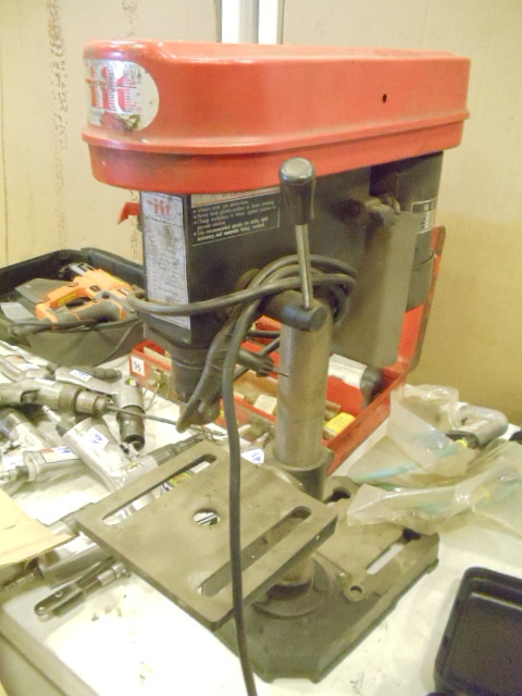 lot 46 image: Illinois industrial tool. Drill press