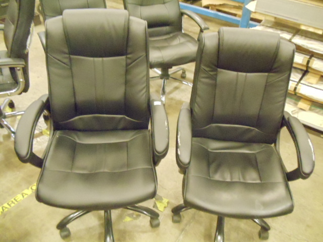 lot 103 image: 2 office chairs on wheels