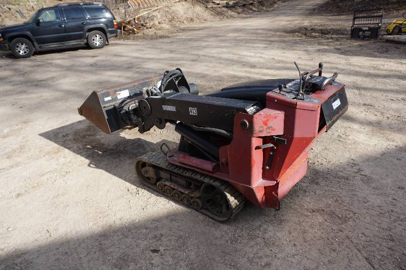 Toro Dingo TX - 413 Mini Tracked Bobcat Skid Loader Skid Steer