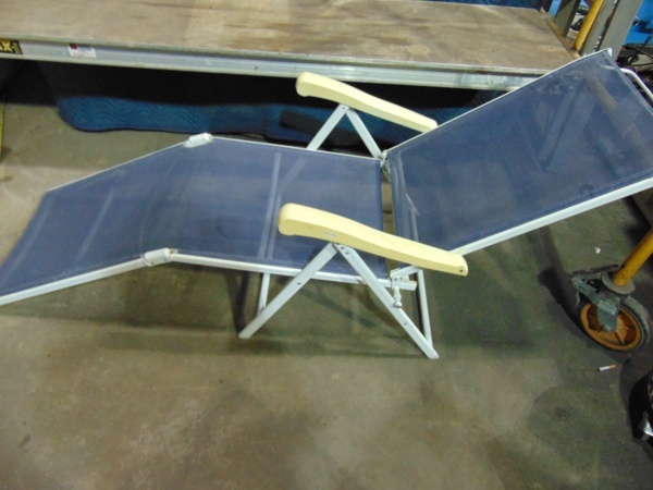 lot 15 image: Lawn Chair