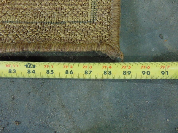 lot 19 image: Area Rug