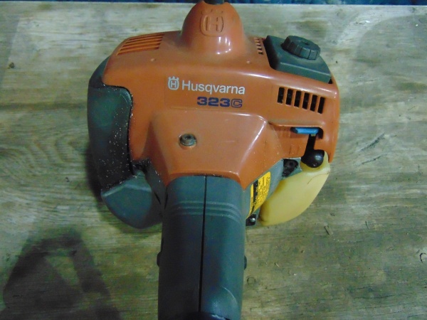 lot 24 image: Husvarna String Trimmer