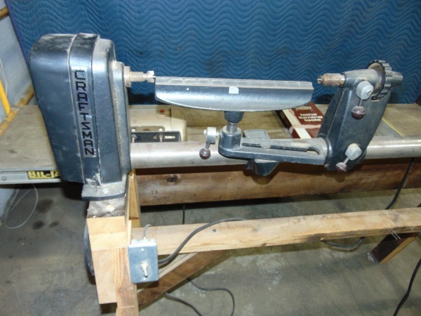 lot 68 image: Craftsman Wood Lathe