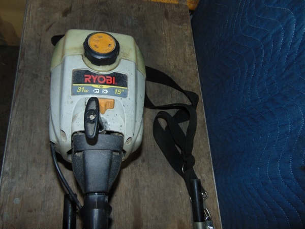 lot 82 image: Ryobi Multi Tool