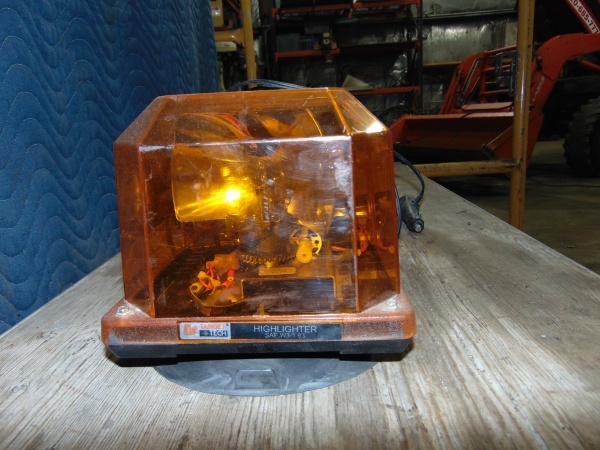 lot 83 image: Rooftop Strobe Light