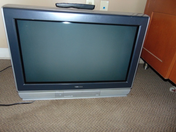 lot 85 image: Toshiba Flat Screen T.V