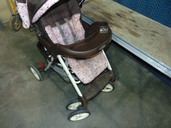 lot 103 image: Graco Baby Stroller