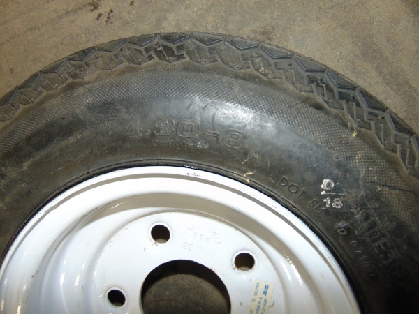 lot 120 image: Tire With Rim