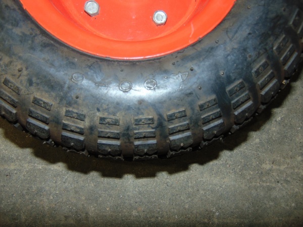 lot 121 image: (2) Small Tires With Rims