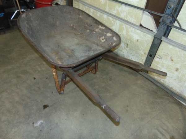 lot 122 image: Metal Wheel Barrow