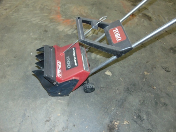 lot 124 image: Toro Electric Mini Snowblower