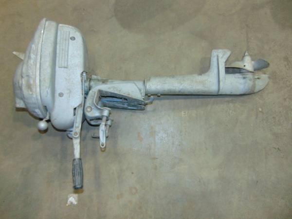 lot 135 image: Vintage Sea King Outboard Motor