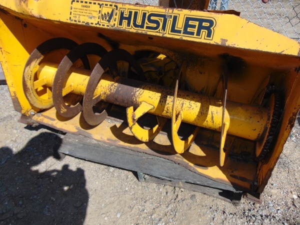 lot 163 image: Hustler Hydraulic 5 Snow Blower