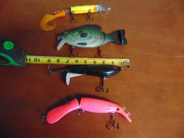 (4) Musky Lures