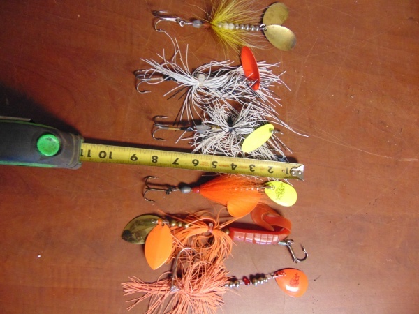 (6) Musky Lures
