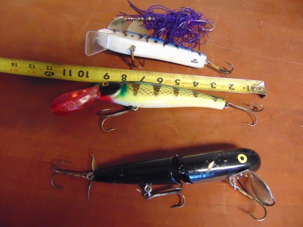 (4) Musky Lures