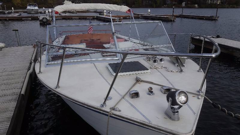 lot 20 image: Skiff Craft
