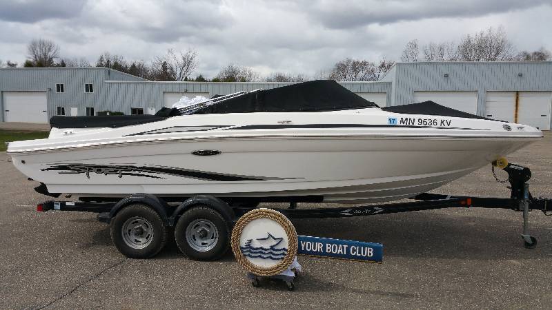 lot 16 image: 2012 Sea Ray 205 Sport