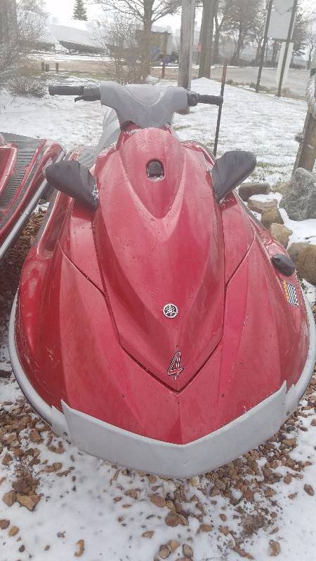 lot 27 image: 2013 Yamaha Waverunner