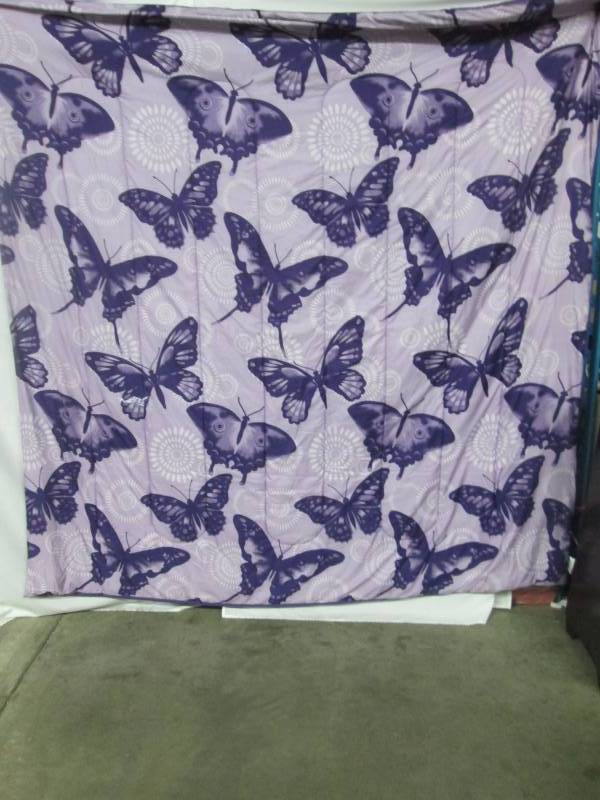 Alcove Flutter Comforter - Queen