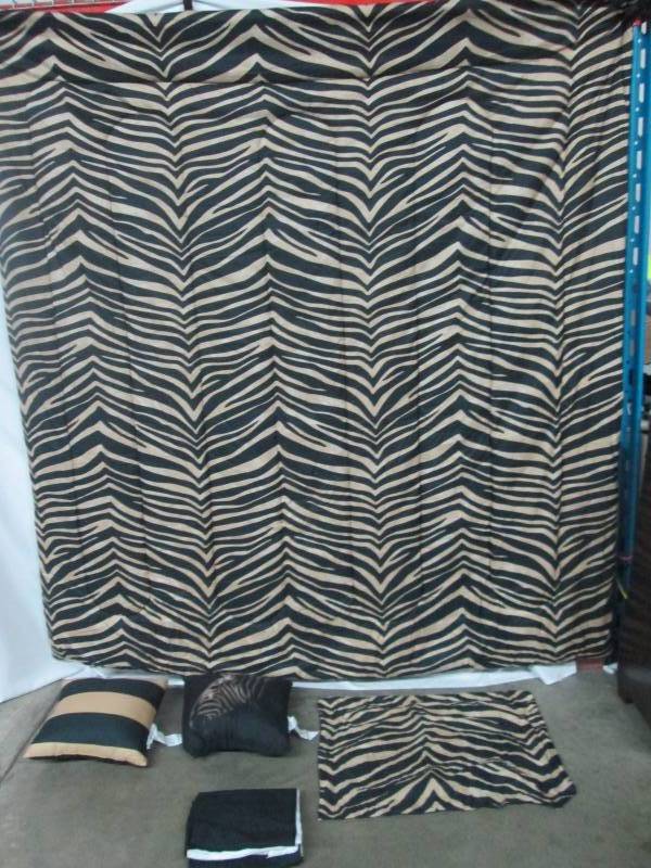 Alcove Kenya Bedroom Set - Queen