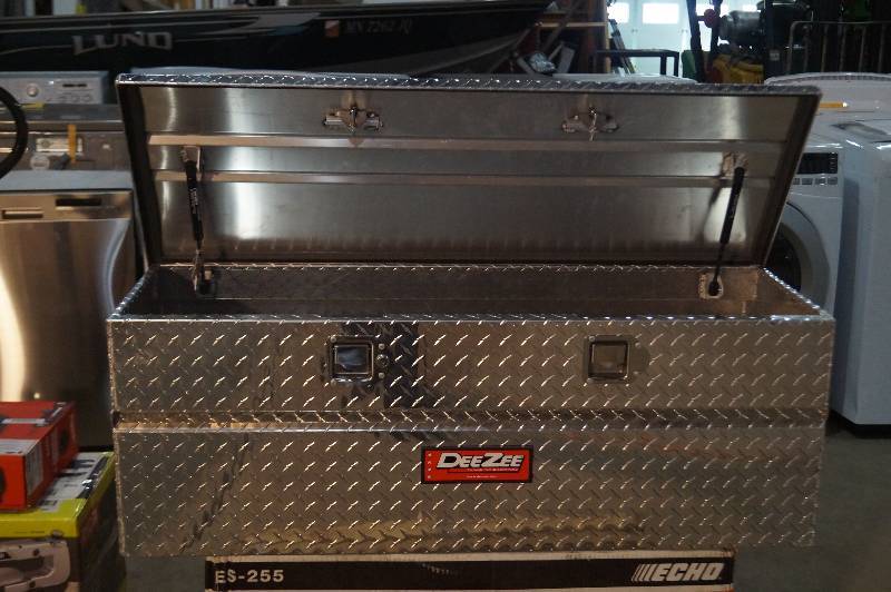 Dee Zee Utility Chest