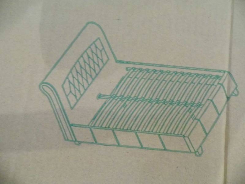 lot 11 image: Queen Size Bed