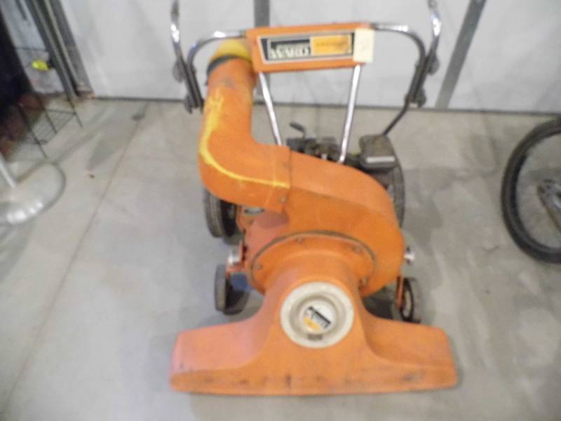 lot 27 image: Montgomery Ward Vacuum w Bag