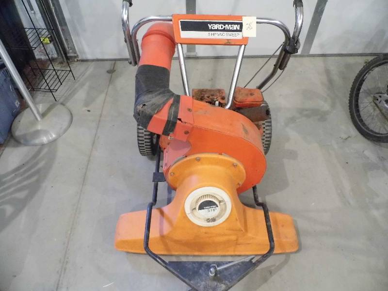 lot 28 image: Yard Man Vacuum