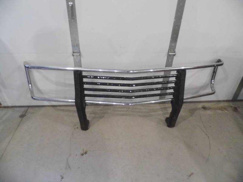 lot 30 image: Full Size Truck Grill