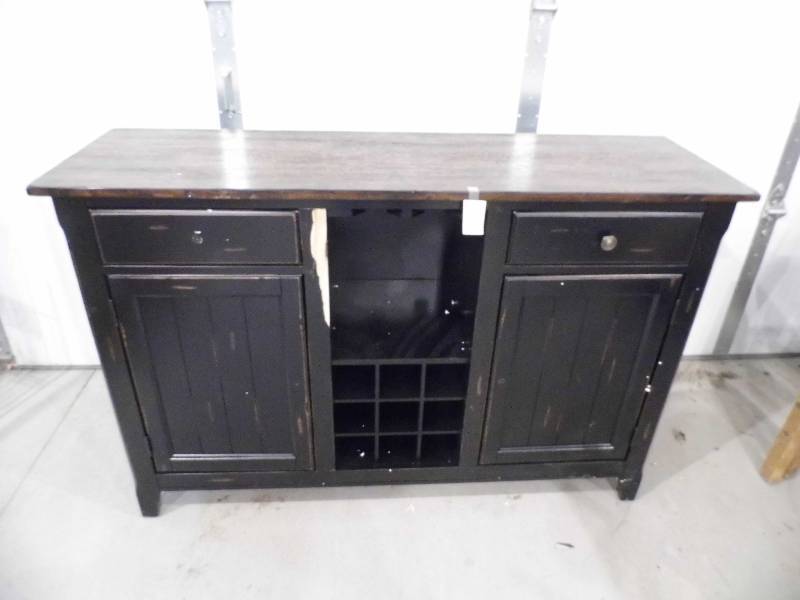 lot 38 image: Server  Buffet