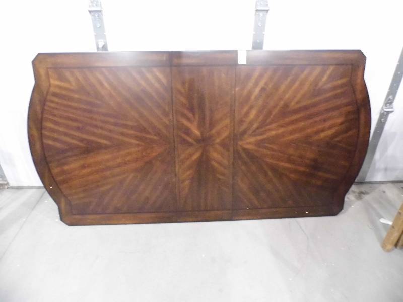 lot 39 image: Dining Table
