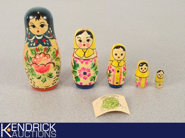 lot 50 image: Russian Wood 5 Figure Nesting Doll