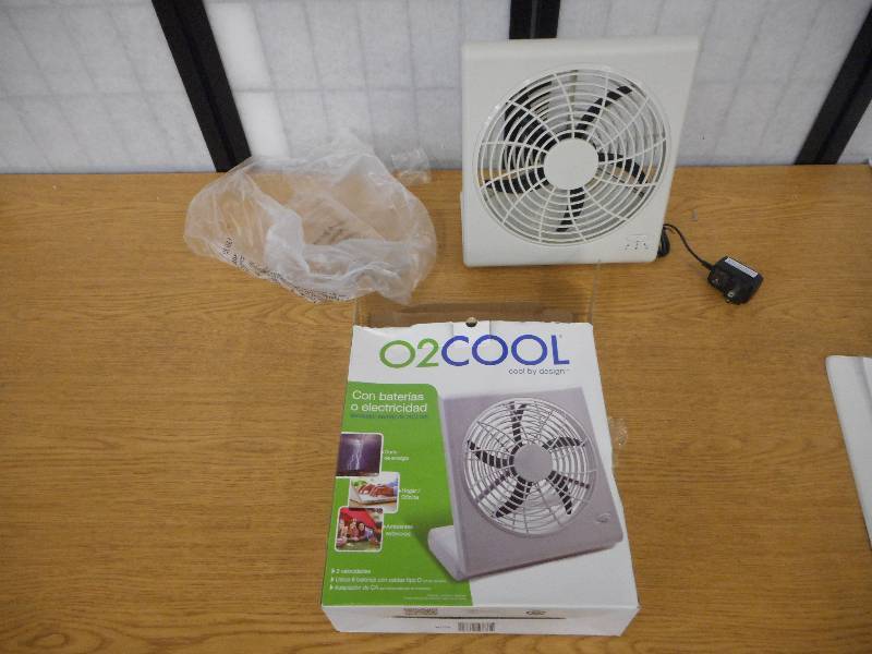 O2 COOL 8 INCH STAND FAN