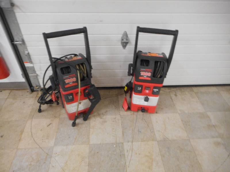 (2) 1800 PSI Electric Pressure Washers