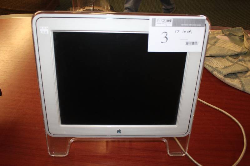 Apple 17 Monitor