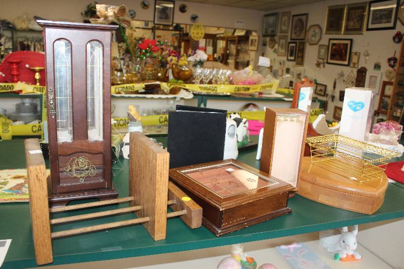 Top Shelf Lot of Home Decorations