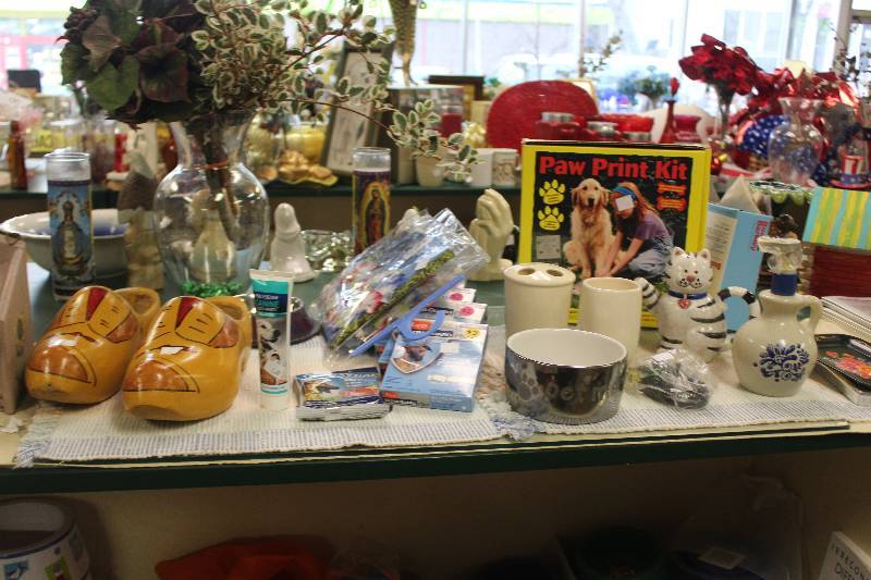 Top Shelf Lot of Home Decorations