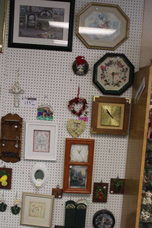 Wall Lot of Home Decorations